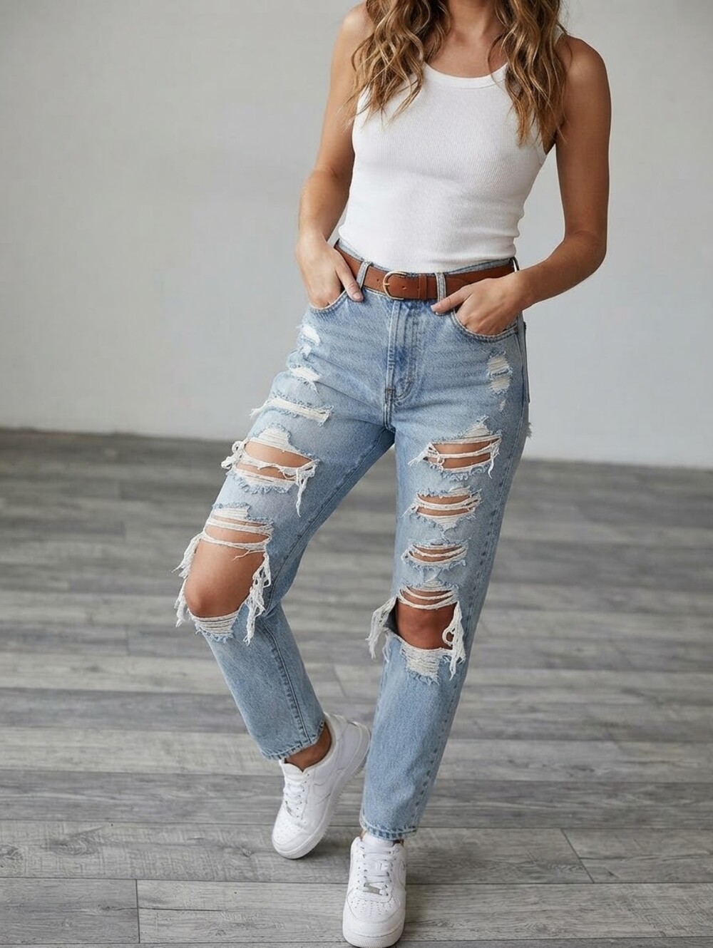 Levi Strauss & Co. Distressed High-Rise Light Wash Jeans Size 26